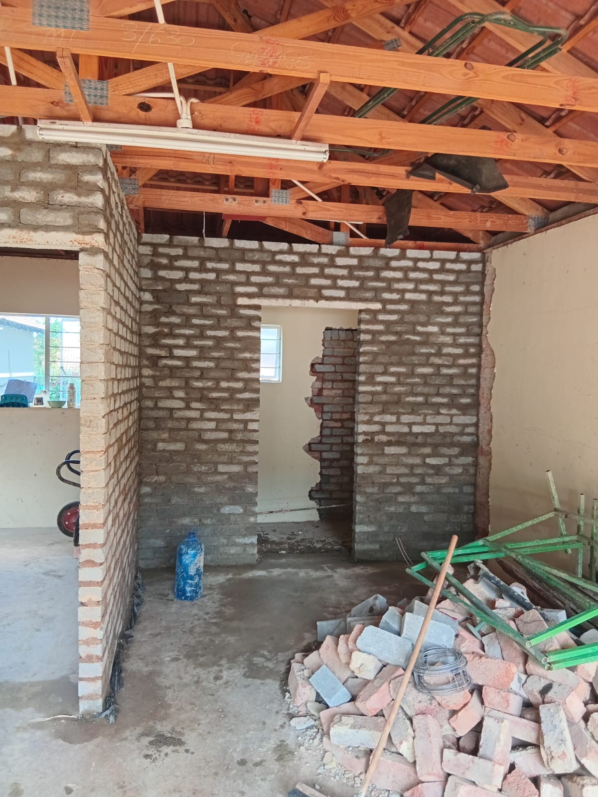 Plastering alignment and leveling