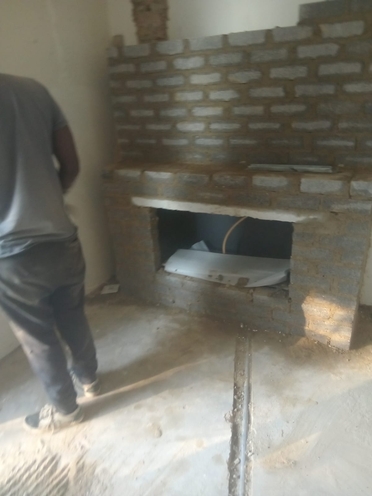 Plastering finish coat application