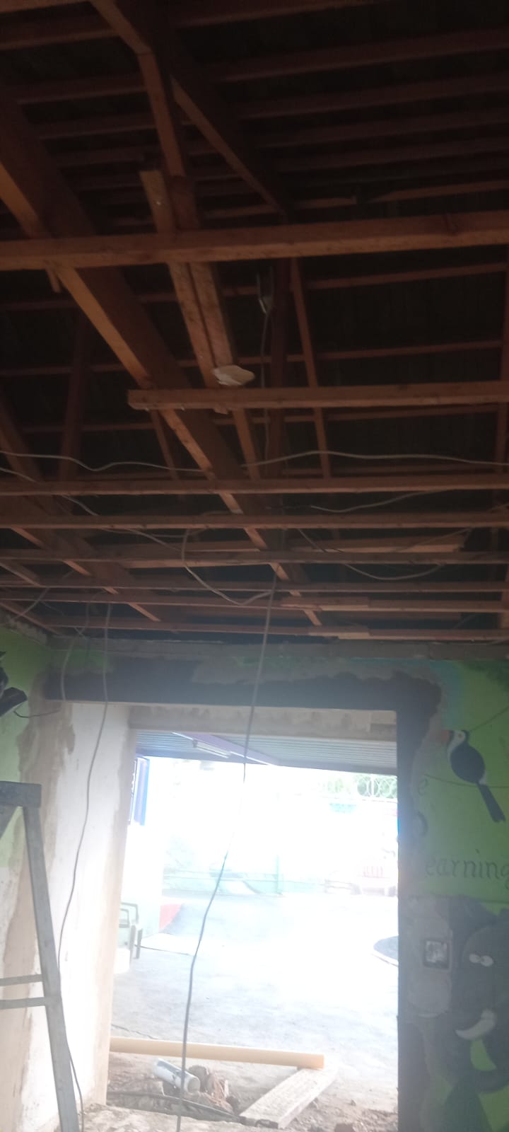 Ceiling installation clean lines