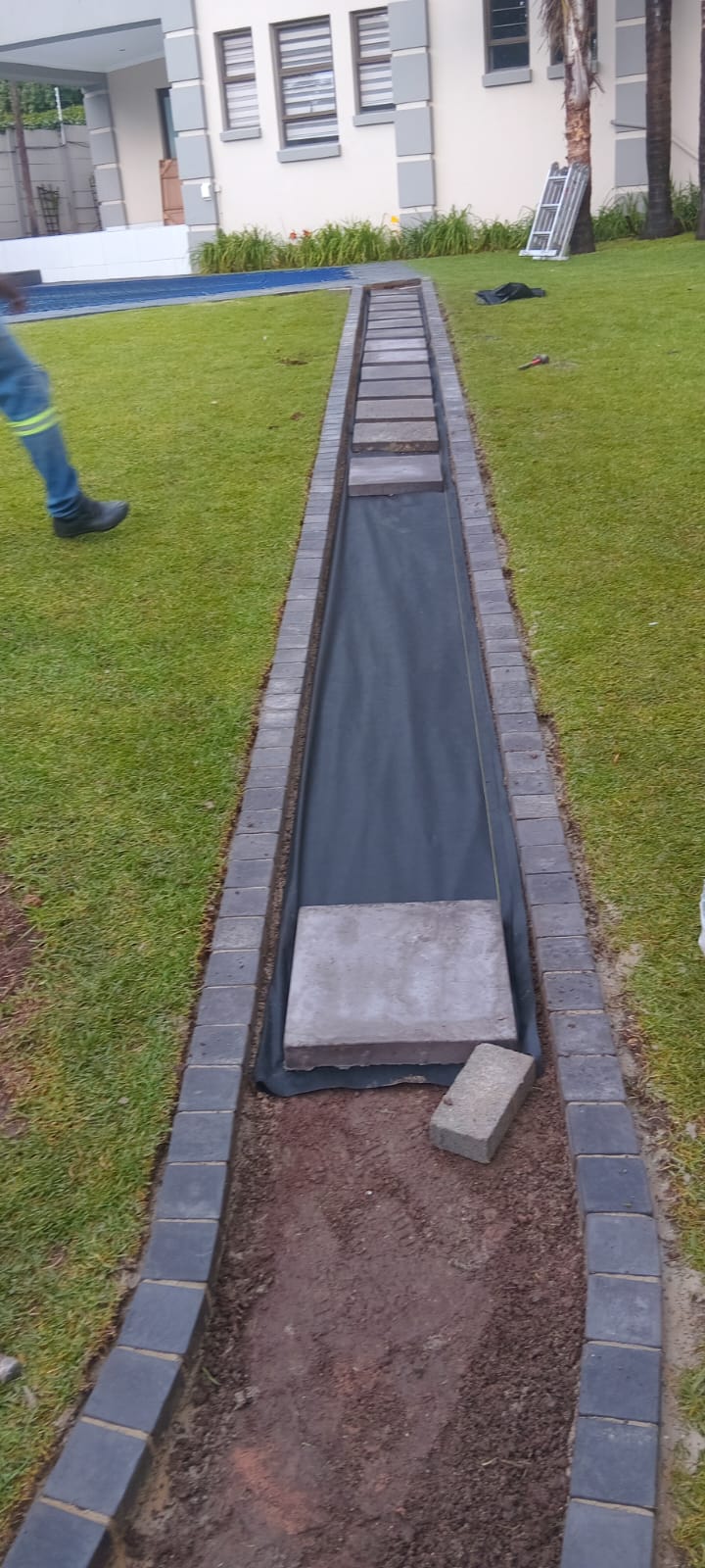 Paving surface completion